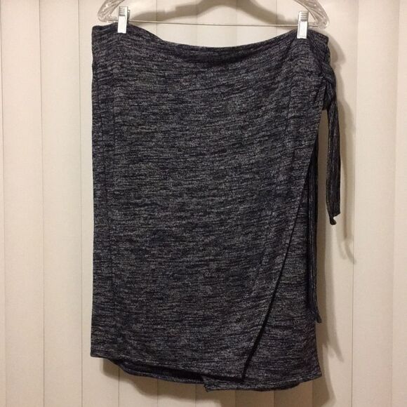 3/$20 GAP Luxury Touch Elastic Waist Skirt w/ side tie - Picture 1 of 5